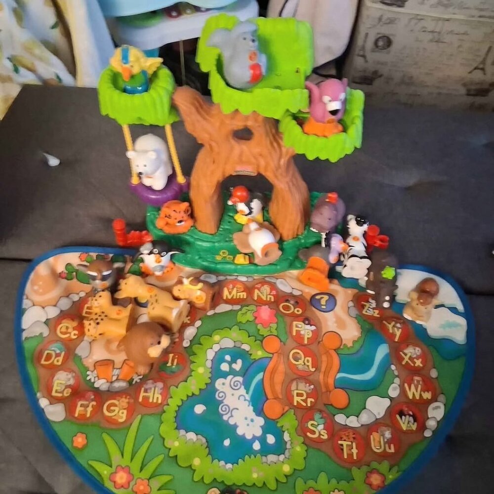 Little people alphabet zoo